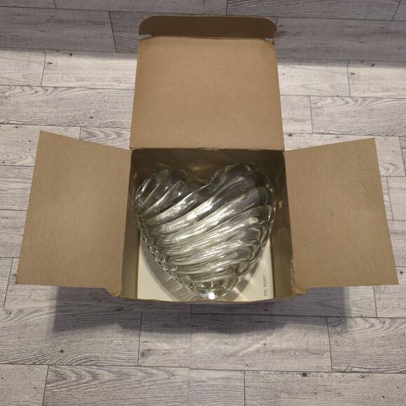 VINTAGE Jeannette Glass CRYSTAL CURIOS THE HEART Trinket Candy Dish Keepsakes - Picture 10 of 11